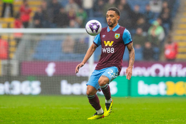 衷于公益活 衷于公益活